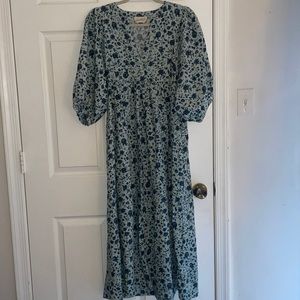 Universal Thread Mint and Navy Floral Maxi Dress